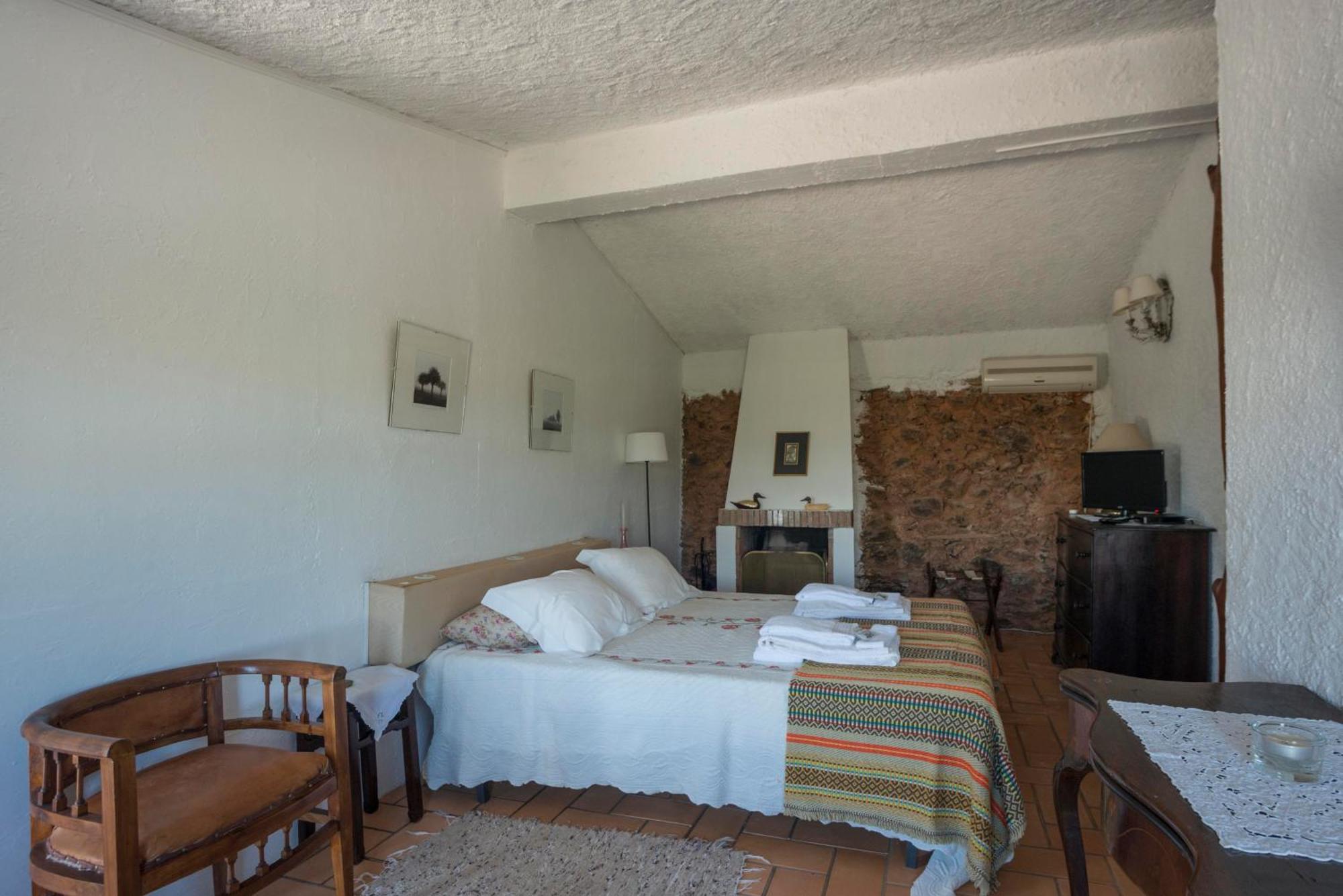 Monte Pedras Negras Landhaus *